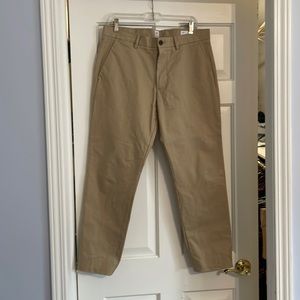 EUC. Gap stretch slim fit dress khakis. 33x30